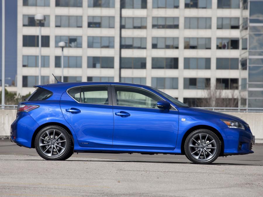  Lexus CT200h F-Sport 2011 года  (US) (фото 7 из 14)